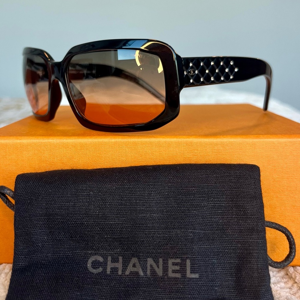 Chanel Y2K Sunglasses - Picture 4 of 12
